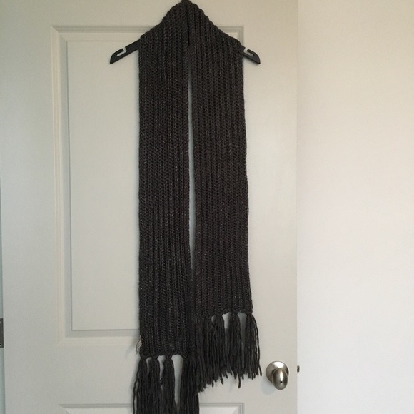 Loft Scarf 🧣 - Picture 2 of 5
